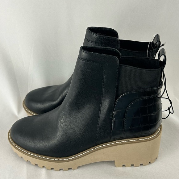 Dolce Vita Black Chelsea Ankle Boot Tan Sole Women’s Size 7 NWT Rancher Slip On - Picture 5 of 10